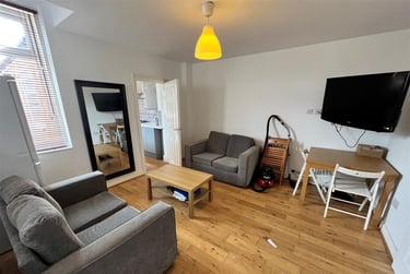 6 bed house, Helmsley Road, Sandyford, Newcastle, NE21DL - Image 2